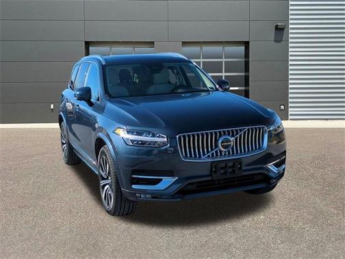 2024 Volvo XC90 B6 Plus Bright Theme 7-Seater
