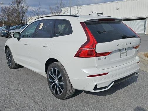 2025 Volvo XC60 B5 Plus