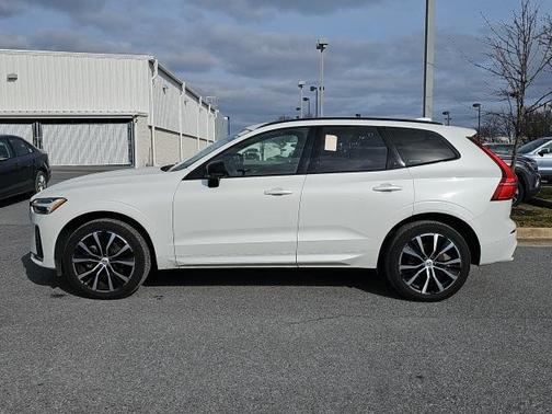 2025 Volvo XC60 B5 Plus