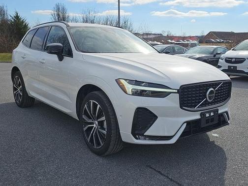 2025 Volvo XC60 B5 Plus