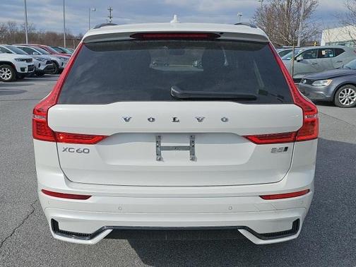 2025 Volvo XC60 B5 Plus