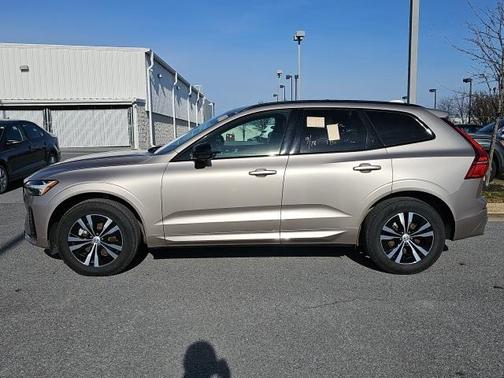 2025 Volvo XC60 B5 Core