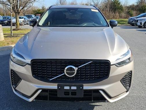 2025 Volvo XC60 B5 Core