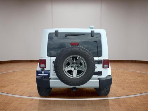 Bright White Clearcoat 2017 Jeep Wrangler Unlimited Sahara