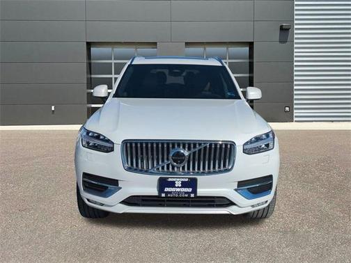 2023 Volvo XC90 B5 Plus