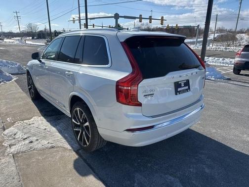 2023 Volvo XC90 B5 Plus