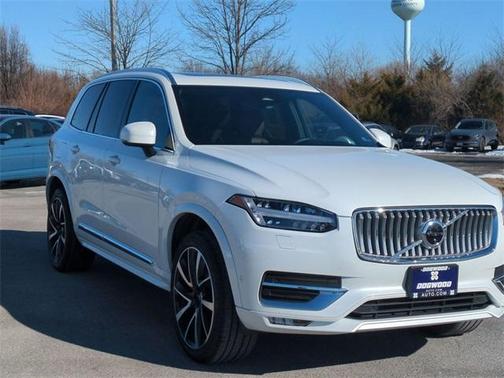 2023 Volvo XC90 B5 Plus