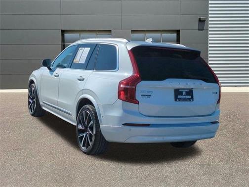 2023 Volvo XC90 B5 Plus