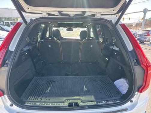 2023 Volvo XC90 B5 Plus