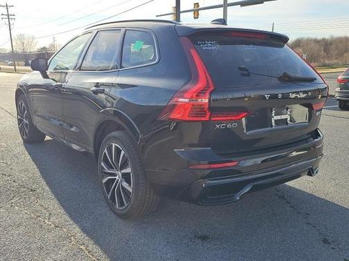 2025 Volvo XC60 B5 Plus
