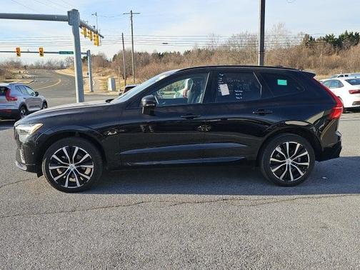 2025 Volvo XC60 B5 Plus