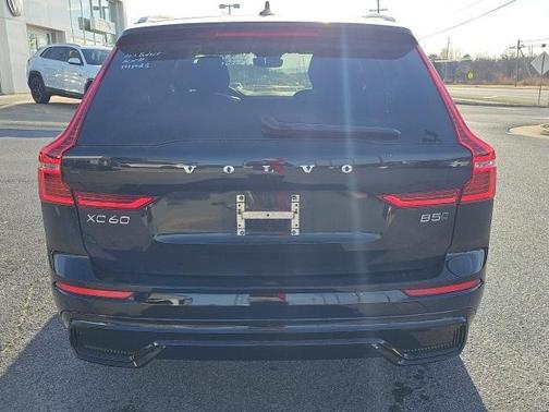 2025 Volvo XC60 B5 Plus
