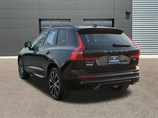 2025 Volvo XC60 B5 Plus
