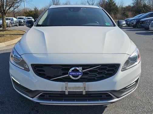 2016 Volvo V60 Cross Country T5 Platinum