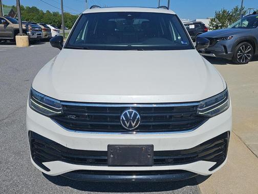 Opal White Pearl Effect 2024 Volkswagen Tiguan 2.0T SE R-Line Black