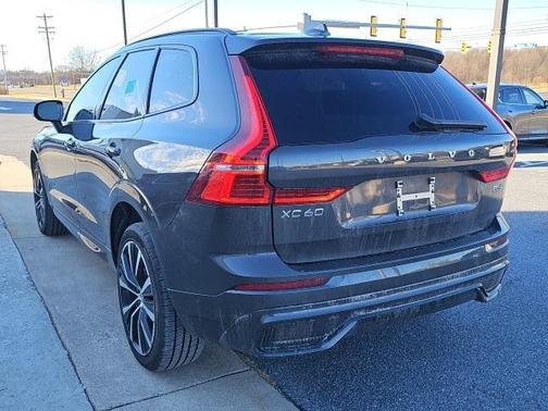2025 Volvo XC60 B5 Plus