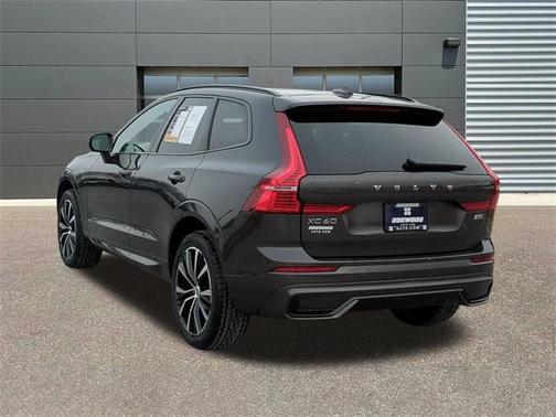 2025 Volvo XC60 B5 Plus