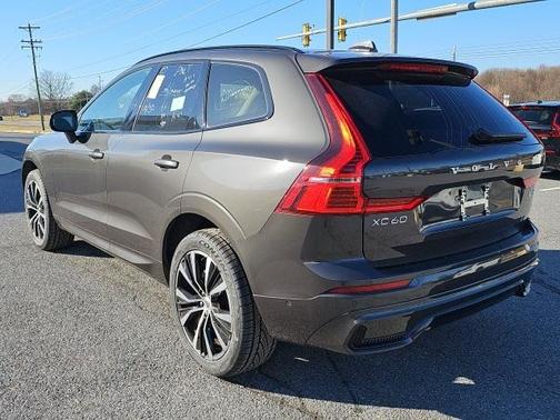 2025 Volvo XC60 B5 Plus
