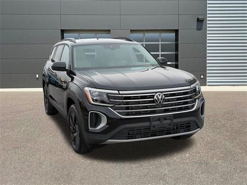 Deep Black Pearl Effect 2026 Volkswagen Atlas 2.0T SEL Premium R-Line
