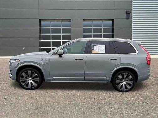 2025 Volvo XC90 Plug-In Hybrid T8 Core 7-Seater