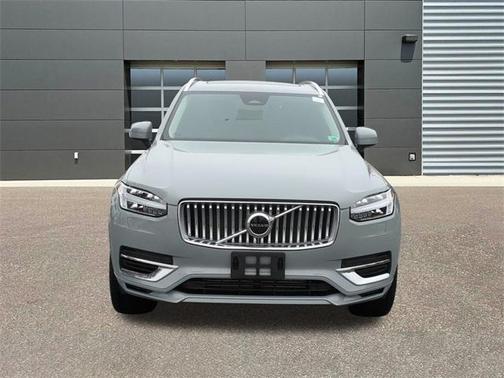 2025 Volvo XC90 Plug-In Hybrid T8 Core 7-Seater