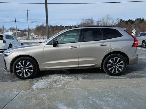 2024 Volvo XC60 B5 Plus Dark Theme