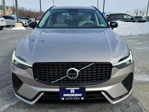 2024 Volvo XC60 B5 Plus Dark Theme