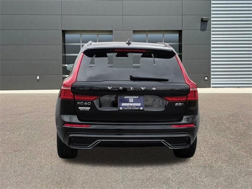 2025 Volvo XC60 B5 Plus