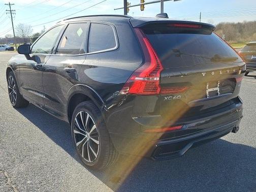 2025 Volvo XC60 B5 Plus