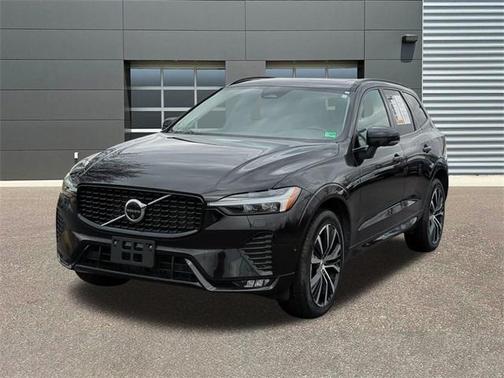 2025 Volvo XC60 B5 Plus