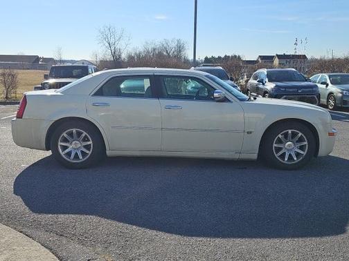 2005 Chrysler 300C Base