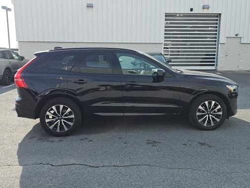 2025 Volvo XC60 B5 Core