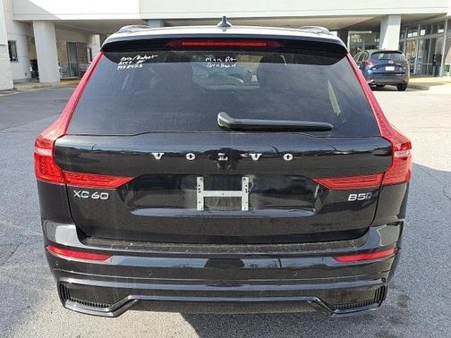 2025 Volvo XC60 B5 Core