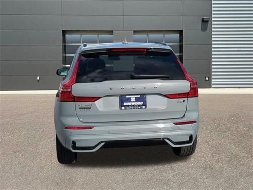 2025 Volvo XC60 B5 Plus