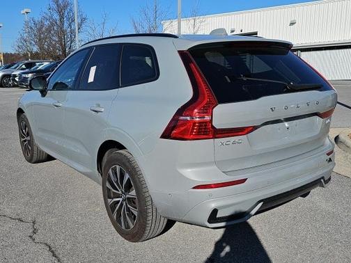 2025 Volvo XC60 B5 Plus