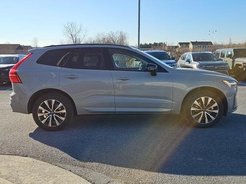 2025 Volvo XC60 B5 Plus
