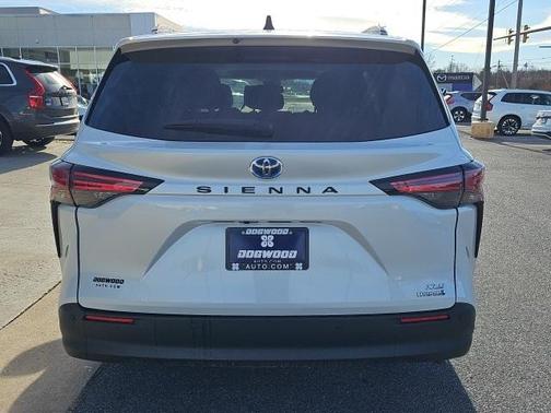 2022 Toyota Sienna XLE