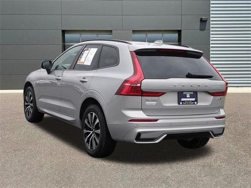 2025 Volvo XC60 B5 Plus