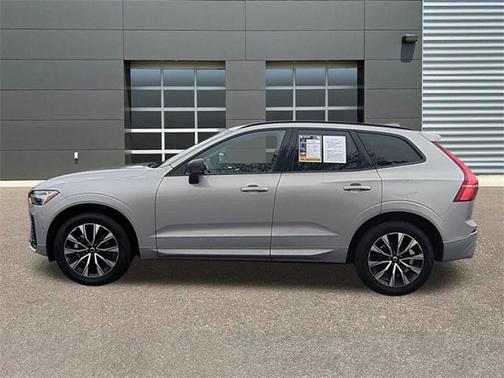 2025 Volvo XC60 B5 Plus