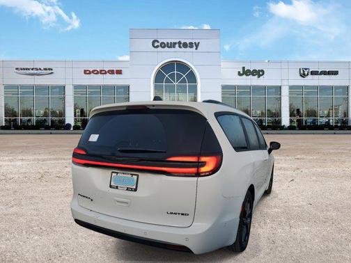 2025 Chrysler Pacifica Limited