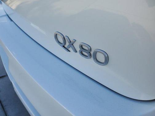 Radiant White 2025 INFINITI QX80 PURE