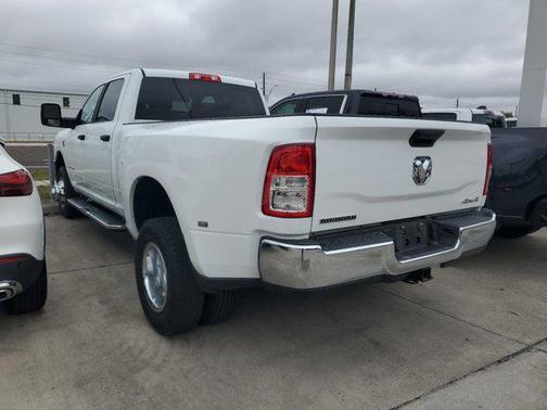 2024 RAM 3500 Big Horn Crew Cab 4x4 8' Box