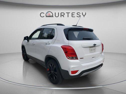 Summit White 2020 Chevrolet Trax LT
