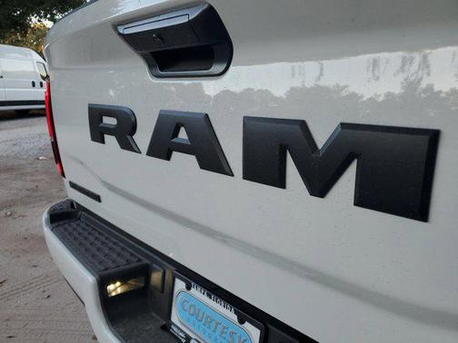 2026 RAM 2500 Big Horn Crew Cab 4x2 6'4' Box