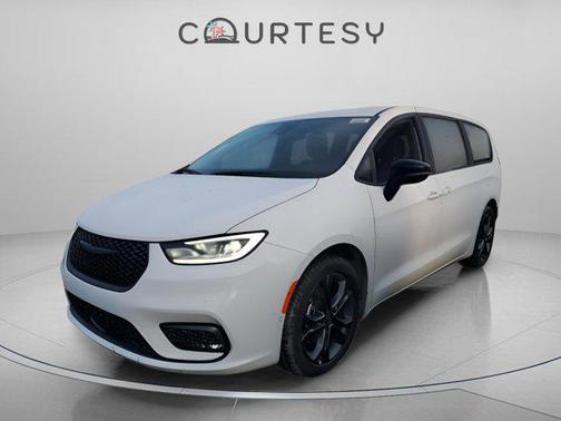 2026 Chrysler Pacifica L