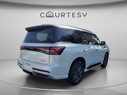 Radiant White 2025 INFINITI QX80 PURE