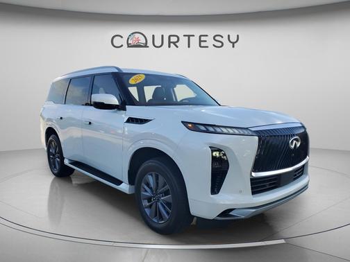 Radiant White 2025 INFINITI QX80 PURE
