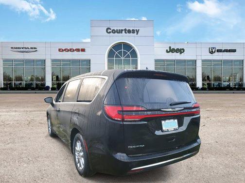 2025 Chrysler Pacifica L