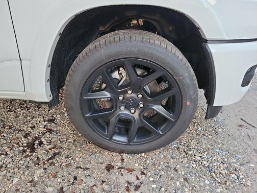 Bright White Clearcoat 2026 RAM 1500 Laramie