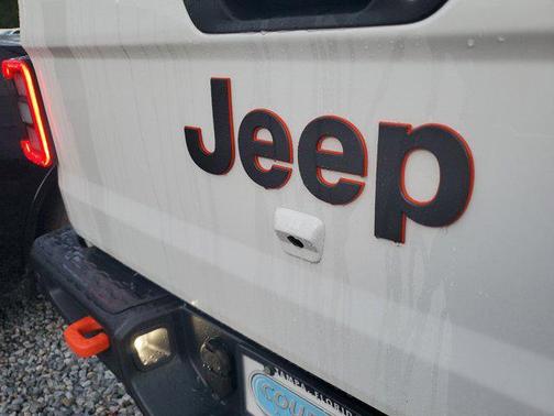 2025 Jeep Gladiator Mojave X